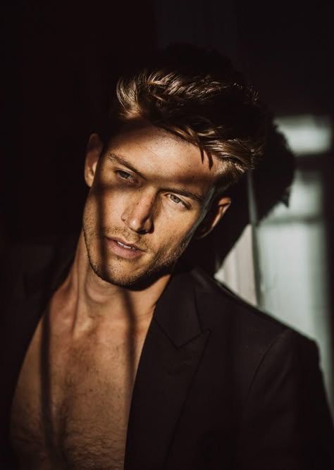 Men’s aesthetics consultation at The Skin Institute Berkshire in Maidenhead